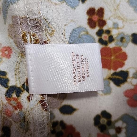 Lauren Conrad Long Sleeves Floral Blouse / Size M - Picture 5 of 13